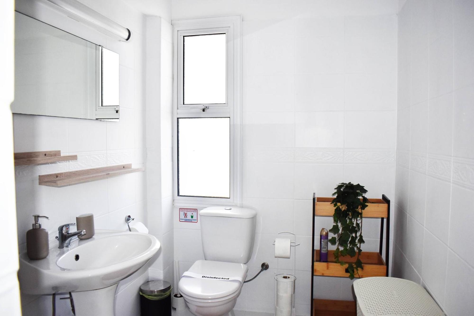 דירה Sunny Rooftop In 91sqm Terrace Delight! *